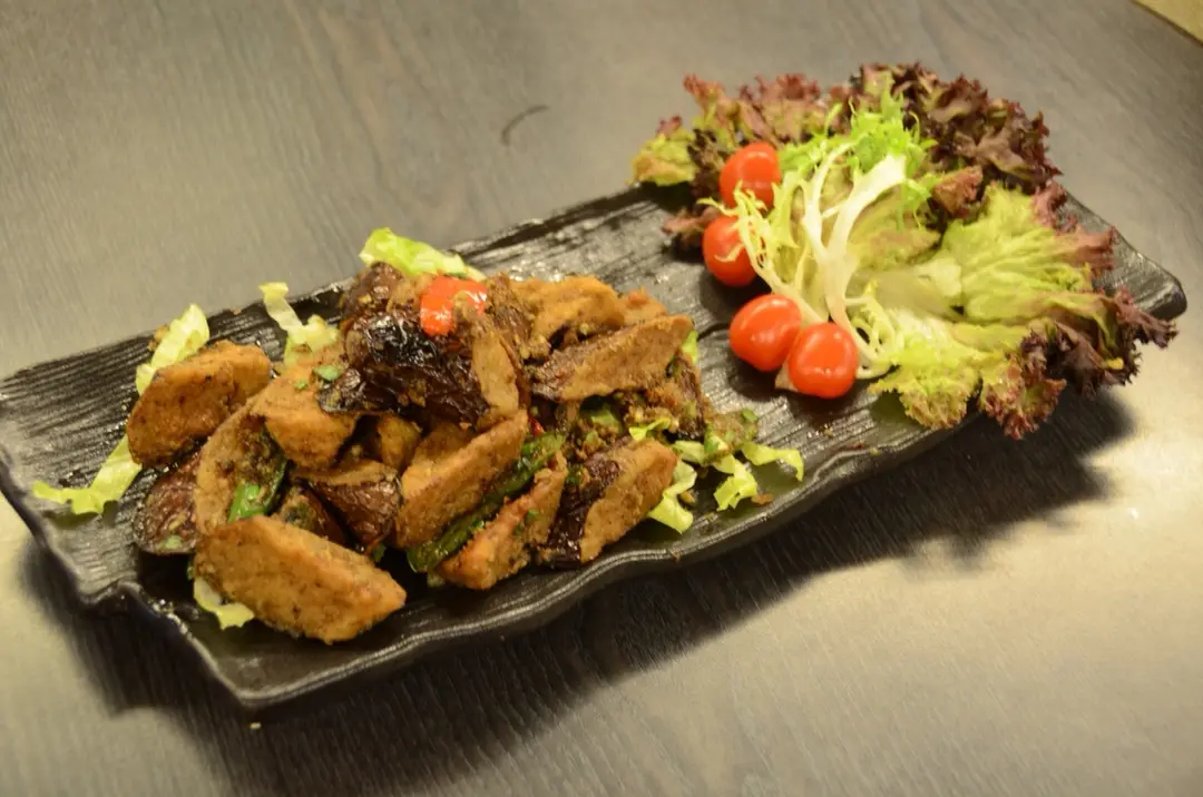 椒盐茄子 (deep fried eggplant with pepper salt)