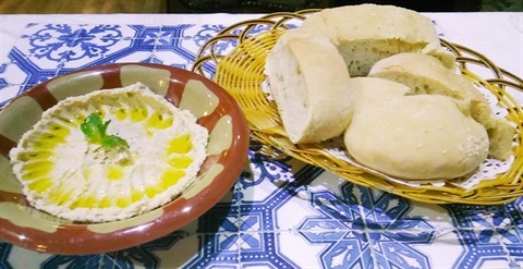 Hummus(雞心豆醬) + Casablanca Bread - 尖沙咀的Casablanca Restaurant & Cafe