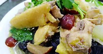 十月初五街傳說中好吃的雞湯米粉在這