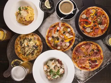 【饮食潮流】大胃王Ready？铜锣湾1.5小时任食Pizza意粉