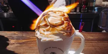 超視覺效果   英式餐廳新引入即製燒棉花糖火山飲品