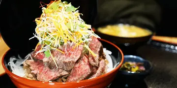 大阪過江龍肉食店  4吋高和牛山、鹿兒島黑毛和牛