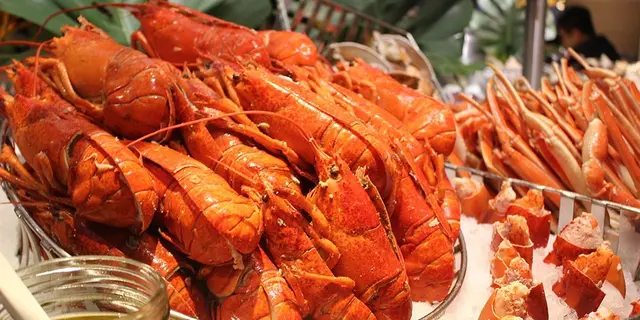 尖東酒店自助餐　龍蝦麵包蟹焗蠔大晒冷！