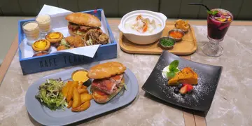 铜锣湾新开特色澳葡菜  升级海胆蟹膏海鲜蟹皇粥（有片）