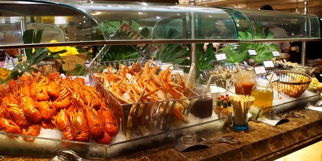尖咀酒店海鮮主題自助餐  3.5小時食鮑魚龍蝦鮮蟹（有片）