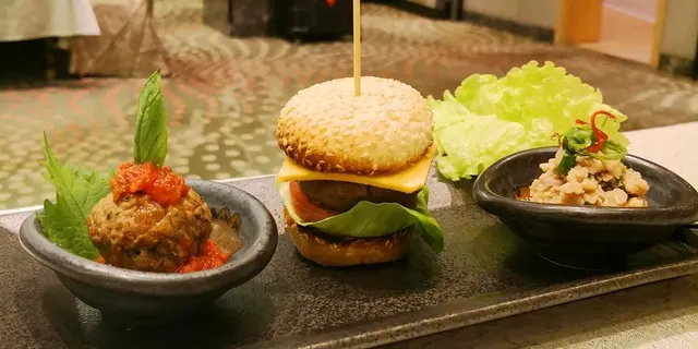 【无绿不欢Green Monday】新猪肉Omnipork晒冷！