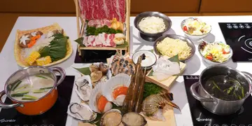 西營盤新開一人一日式海鮮鍋 札榥黑芝麻担担湯+北海道牛乳魚湯(有片)