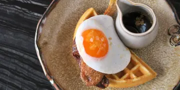 伦敦名店Duck&Waffle现已进驻中环   必试鸭肉窝夫+香港限定菜式 (有片)