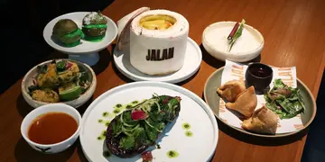 惹味喇沙炸鸡、松软斑兰吉士酱冬甩 中环苏豪新开马来西亚酒吧餐厅(有片)