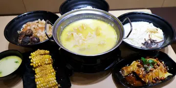 20斤雞熬濃湯+冰島鱈魚膠  太子新開花膠雞米線專門店（有片）