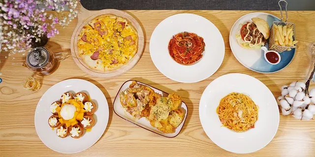 聘請特殊人士!大角嘴韓式花花CAFÉ 卡邦尼煙肉泡菜意粉、鹹蛋黃炸燒春雞(有片)