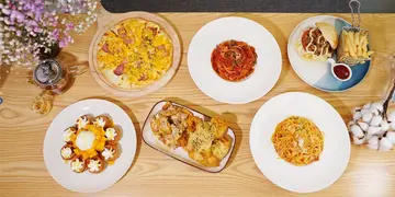 聘请特殊人士!大角嘴韩式花花CAFÉ 卡邦尼烟肉泡菜意粉、咸蛋黄炸烧春鸡(有片)