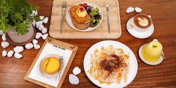 和洋风格轻食配自选豆咖啡 何文田新开纯白精品咖啡店