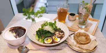 創意調茶配素食 中環新開茶室 推介普洱拿鐵/自家製紅菜頭班戟