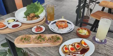 铜锣湾期间限定  分子鸡尾酒x 韩、台特色小食  韩梅酒+台式鲁肉流心炸蛋