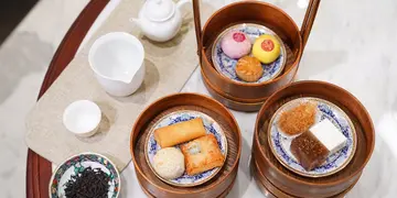 中环点心茶馆重现港式优雅茶艺文化 前富豪饭堂老师傅主理 招牌菜韭菜炸蟹盒