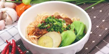 $28齐齐食！人气台湾菜指定食品47折 $28盐酥鸡肉燥饭