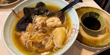 5大鸡汤米线推介 无味精醉鸡米线、清香椰子鸡汤底