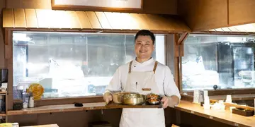 【專訪】居港12年韓國店主 堅持自製手工刀削麵