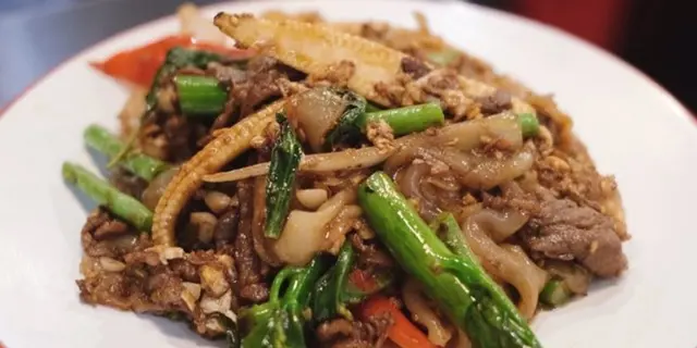 香港4大fusion泰菜推介 人龍小店醉炒河、異國風咖喱軟殼蟹麵包盎