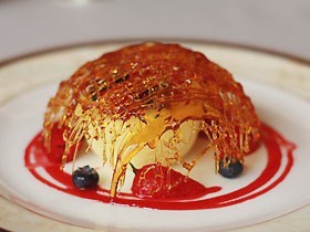 雀巢芝士蛋糕 Baked cheesecake in an angel hair dome
