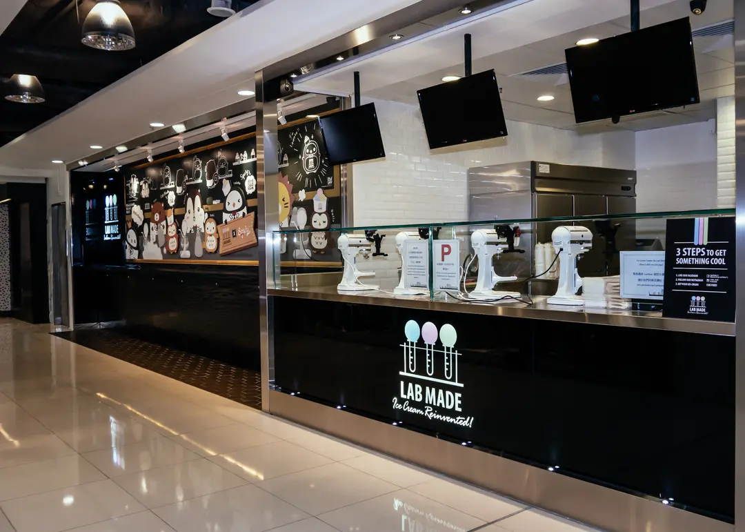 Lab Made Liquid Nitrogen Ice Cream Laboratory