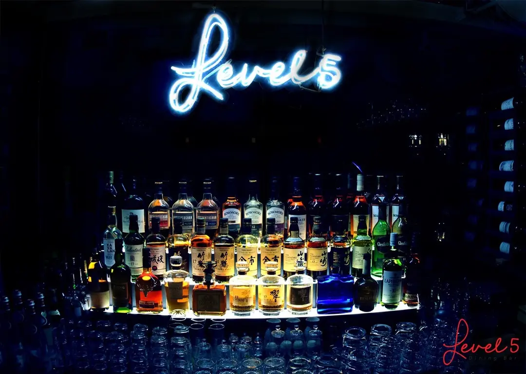 Level 5 Bar & Lounge