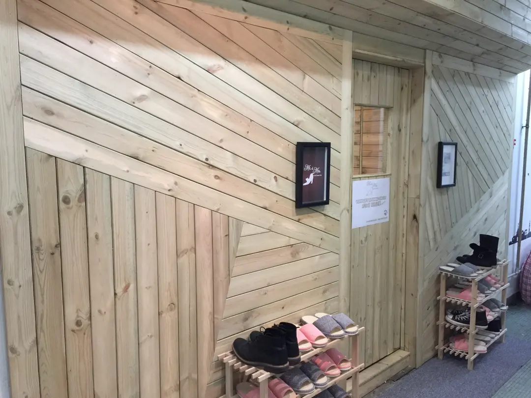 Mr. & Mrs. Cat & Dessert Cafe