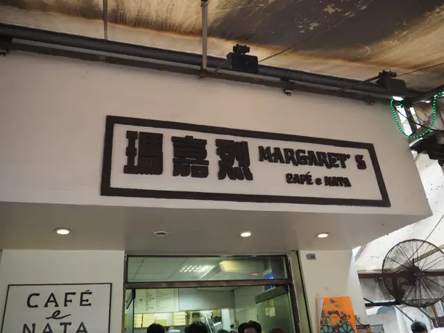Cafe e Nata Margaret's-door-photo