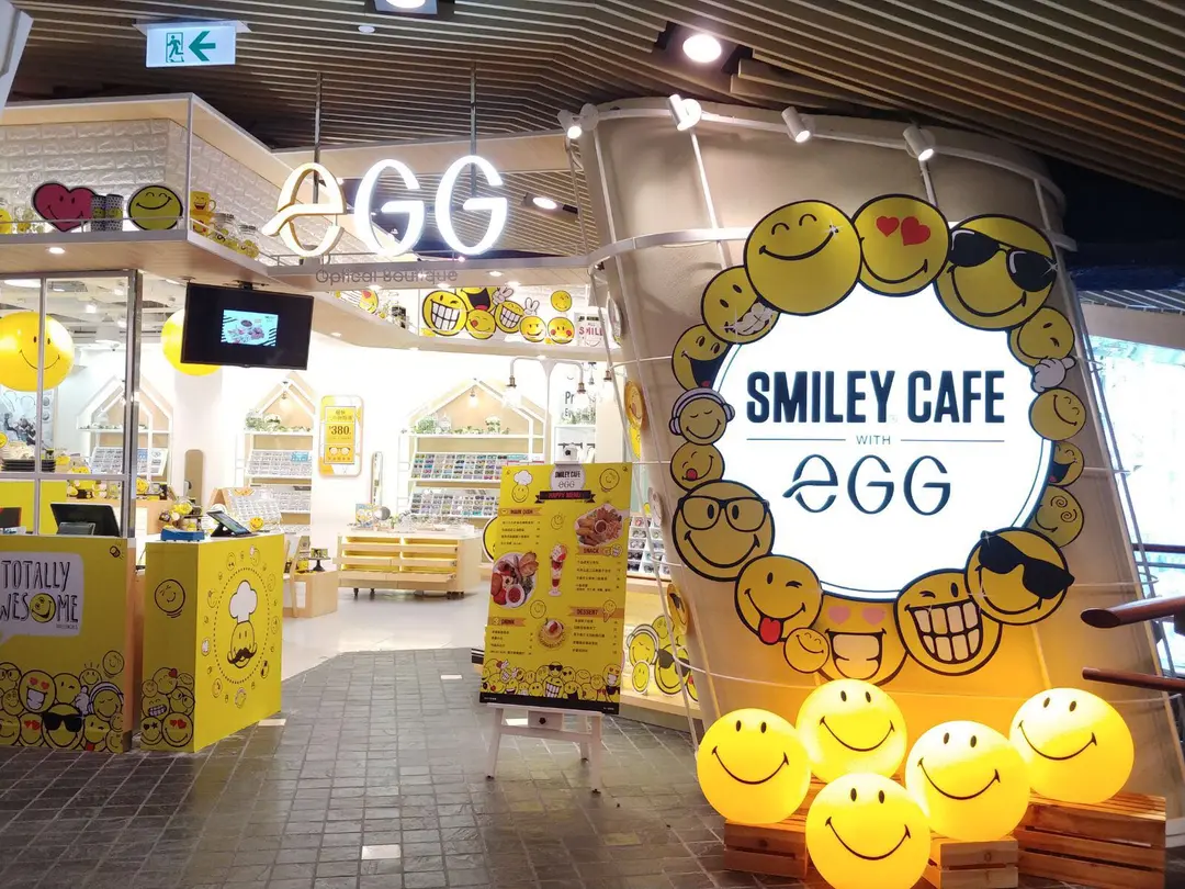 SMILEY CAFE with eGG