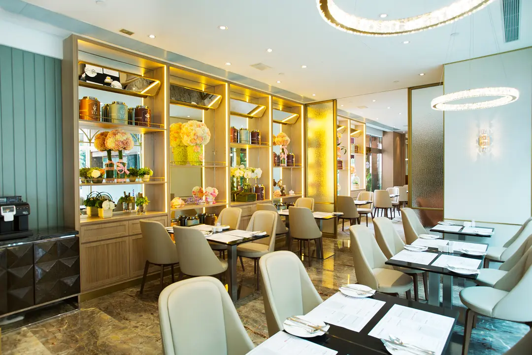 one+one café & bar