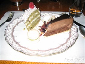 紅豆綠茶蛋糕和藍莓批等 - 灣仔的茶園