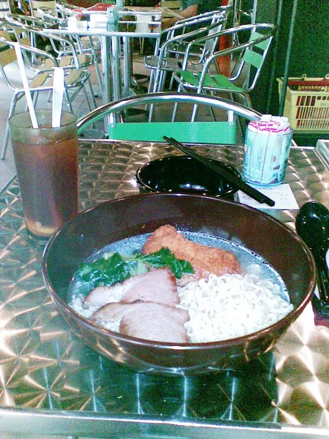 日式叉燒拼炸魚柳湯麵