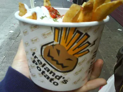 個杯有個好靚既薯條圖案呢!