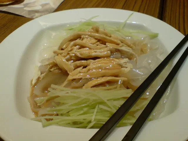 雞絲粉皮, 清新醒胃的前菜小吃