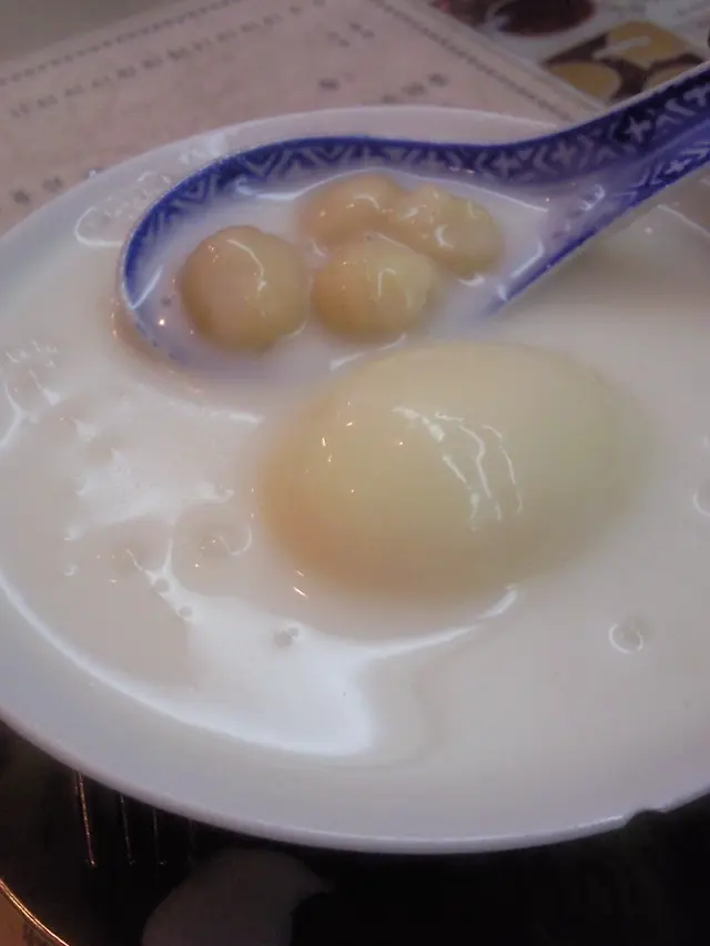 蓮子雞蛋杏仁露