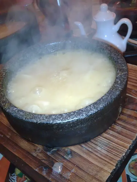 熱氣沸騰,令人食欲大增.