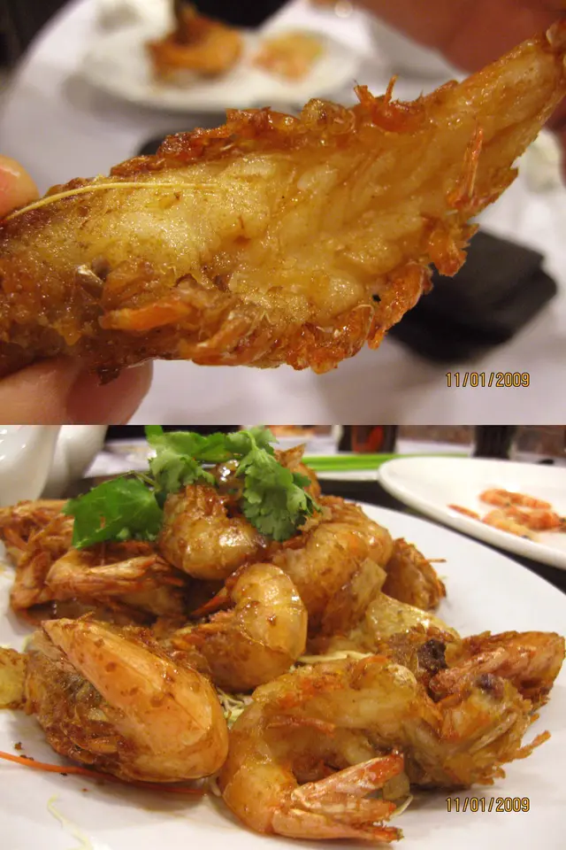 黏附在蝦殼表面凝固了的豉油獻汁也給我用舌頭舔盡,然後連殼吞嚼