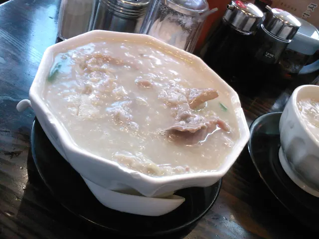 正 大碗好多既滑牛豬潤粥