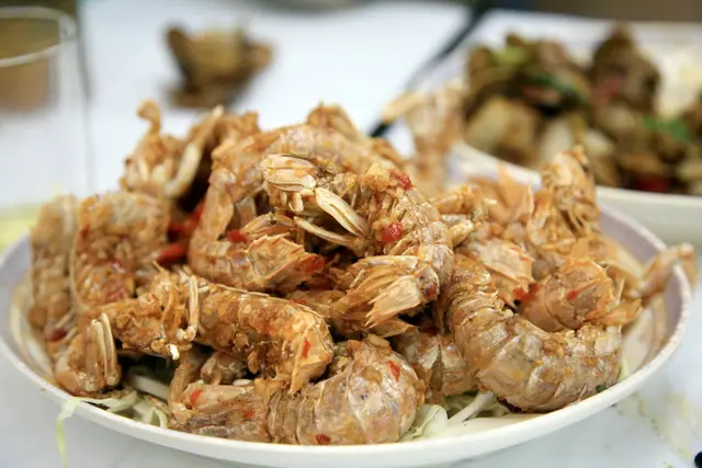 椒鹽尿蝦，夠香口，不過無奈有訓覺蝦