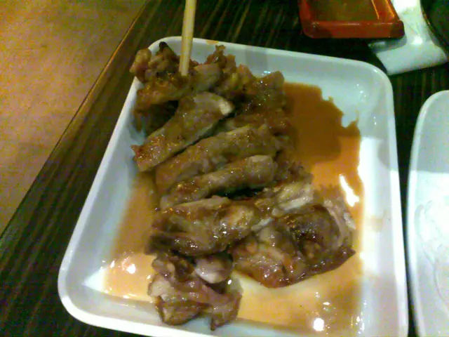 無叫過都會自己黎的雞，一 般般