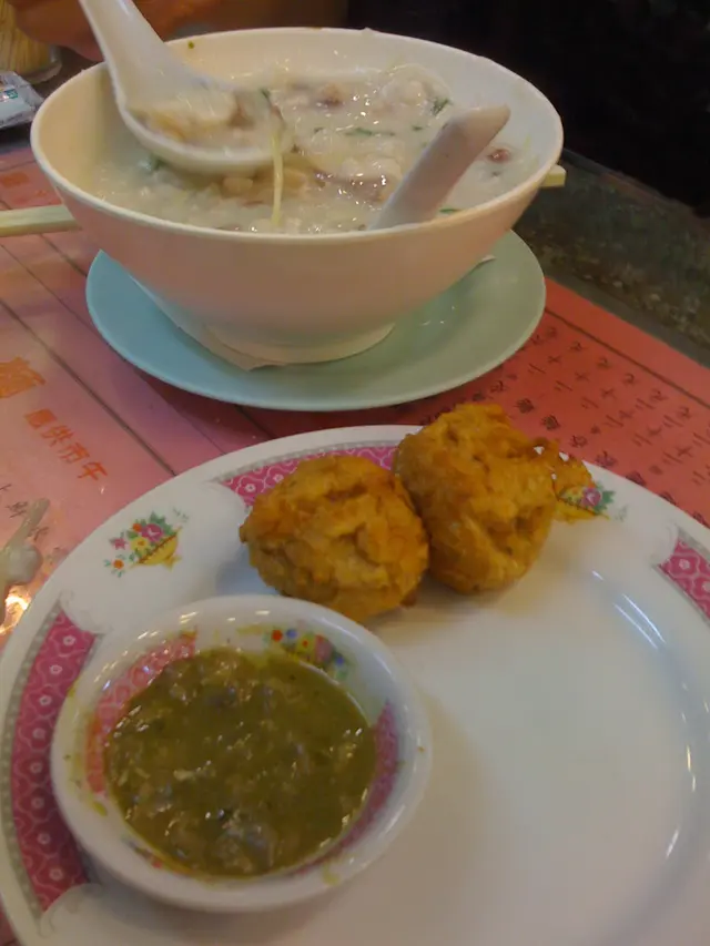 炸鯪魚球