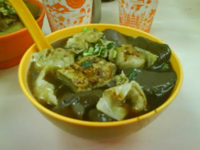 3餸河粉 (豬紅 春卷 魚皮鮫)