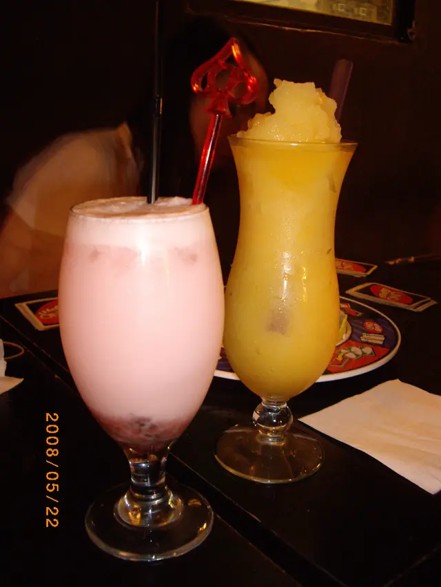 Drinks: 特色飲品 and 沙冰