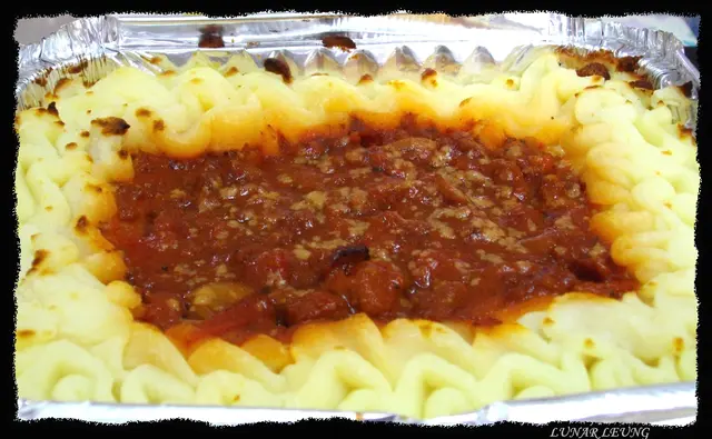 千層肉醬闊麵