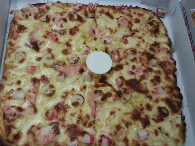 有三文魚既Pizza~本來ok...係個批底好唔得...
