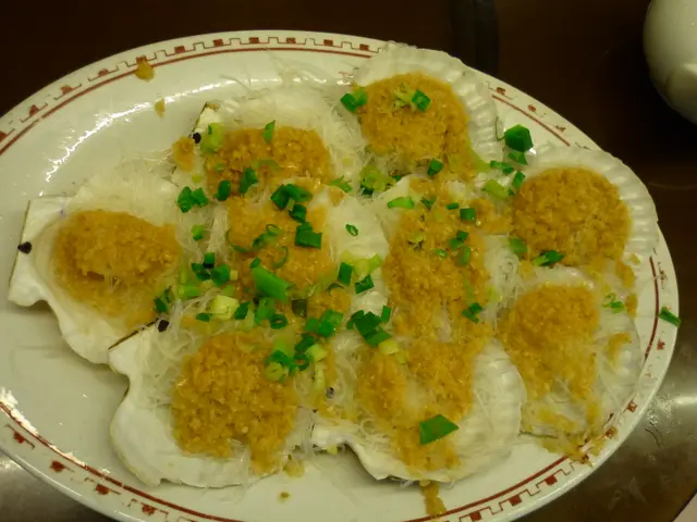 蒜蓉粉絲蒸元貝