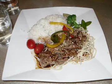 D 餐 (日本燒牛飯?)