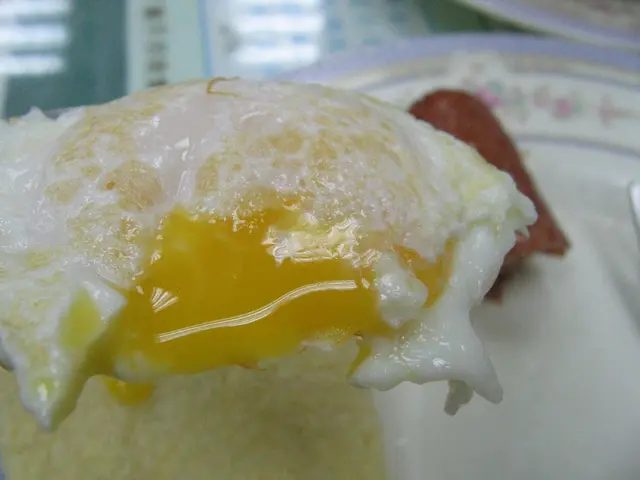 蛋黃沒穿而不油膩,反蛋的蛋黃仍舊做到半生熟