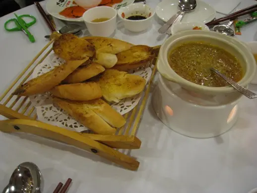 幾特別...蒜茸包好脆